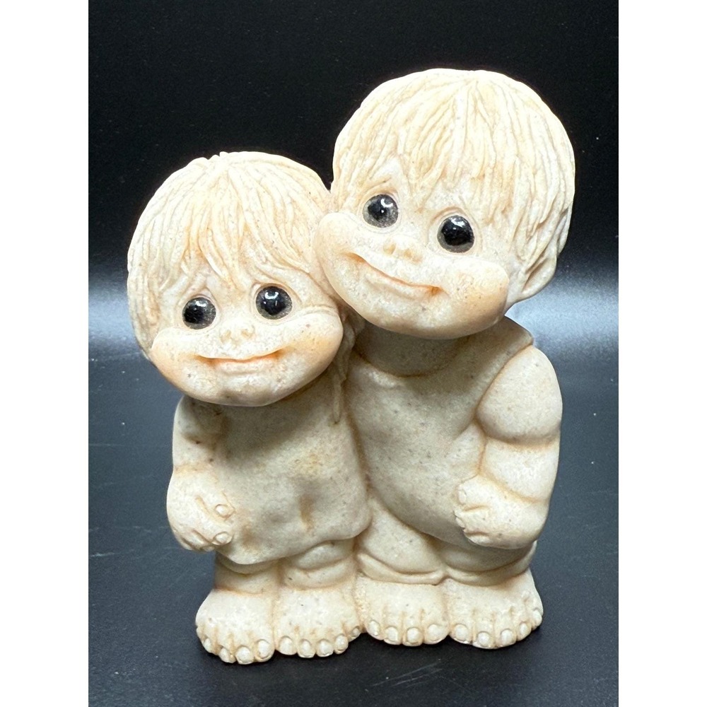 Quarry Kids Grg Gigi Figurine Two Children‎ Hugging Whimsical Cute